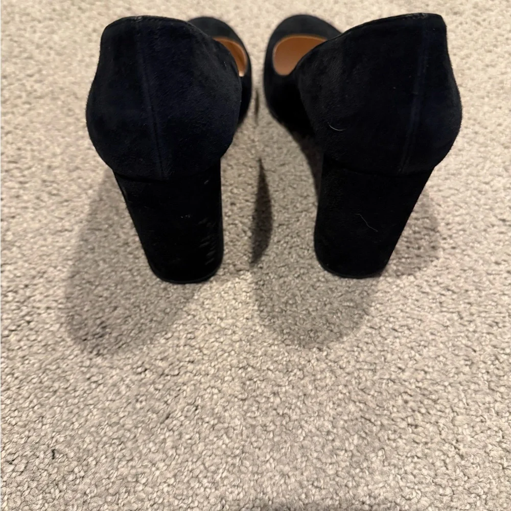 Prada Women's Classic Black Heels - Picture 6 of 10